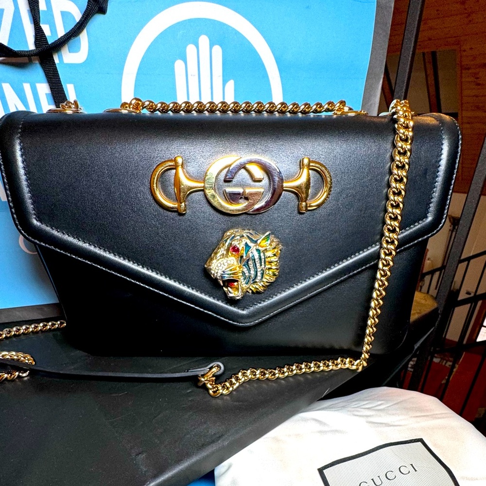 Gucci rajah medium shoulder bag